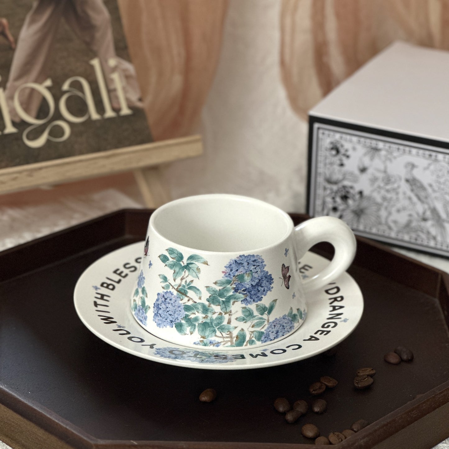 Vintage French Ceramic Coffee Mugs & Saucers Set, Large Capacity Floral Bird Print - Elegant Boho Retro Cups for Tea, Cafe Au Lait, Gift Box with Gold Trim