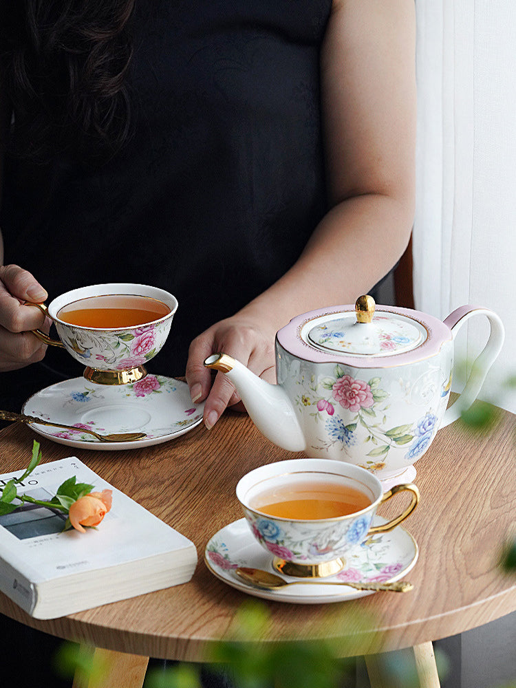 "Luxury Bone China Afternoon Tea Set for One (European Small Luxury) English Low Tea Teapot, Cup & Saucer Set, Exquisite High-End Porcelain Coffee & Tea Service for Elegant Home Entertaining"
