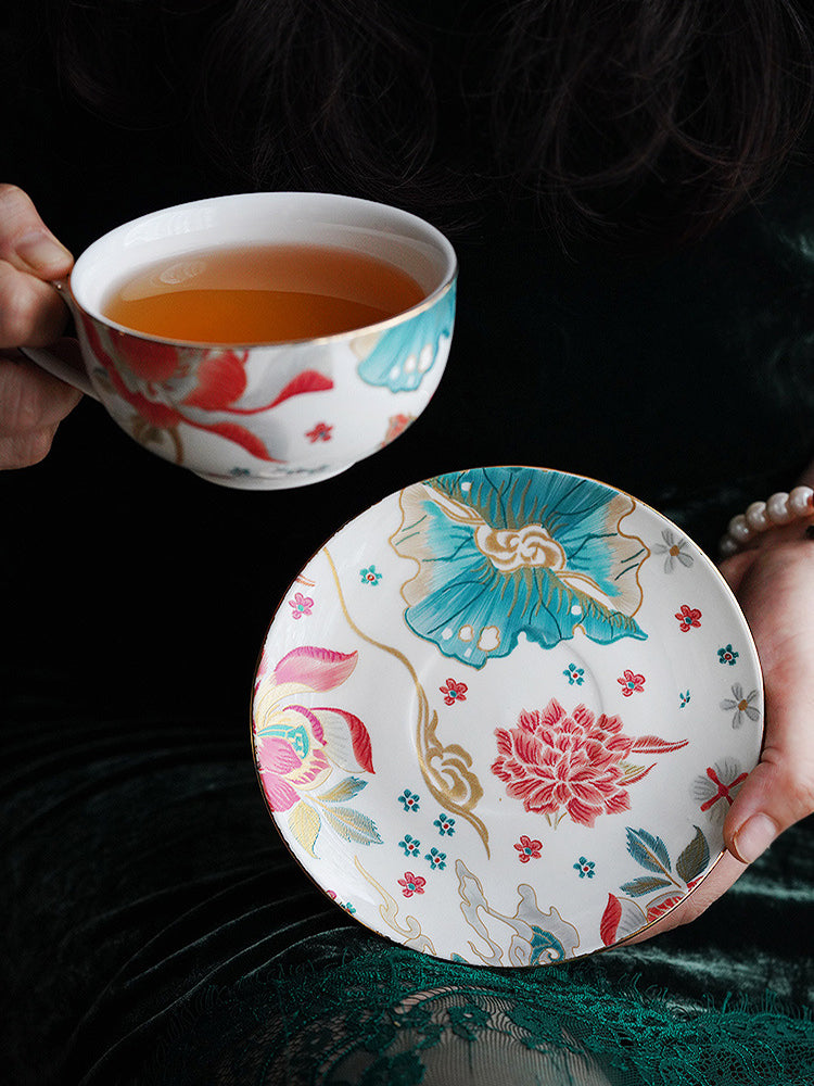 "Luxury Ceramic English Afternoon Tea Set - Chinese-Inspired Nesting Teapot, 1 Teacup & Saucer, Retro Embroidery-Look Design, Elegant Tea Service for Home Rituals & Gift-Giving, BPA-Free Porcelain"