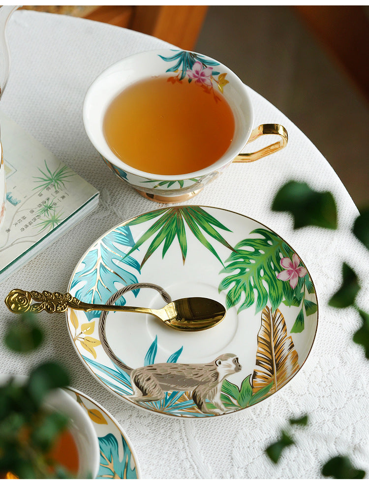 Luxury Bohemian Style Coffee Mug Set, Ceramic Tea Cups and Saucers for Couples Gift, Forest Animal Series Floral Design, Elegant English Afternoon Tea European Style Bone China Set