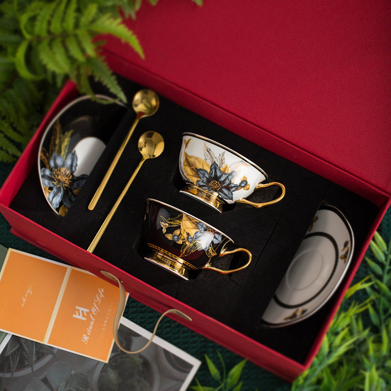 Vintage Luxury Bone China Coffee Mug & Saucer Set, Elegant Ceramic Couple Cups with Gold Trim, Gift Box for Afternoon Tea, Retro Wedding & Housewarming Present